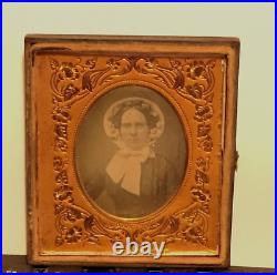 1850s 6th Plate Daguerreotype. Beautiful Young Lady Wearing Bonnet With Flowers