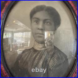 Antique Photo 1880s Black Americana Original Oval Convex Portrait Of Lady