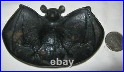 Antique Primitive Bradley Hubbard Cast Iron Winged Bat Card Key Coin Art Tray Us