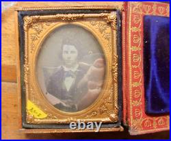 Black Lacquer Embedded MOP Paper Mache Painted Dect'n Double Daguerreotype Case