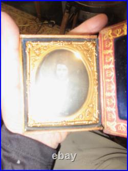 Black Lacquer Embedded MOP Paper Mache Painted Dect'n Double Daguerreotype Case