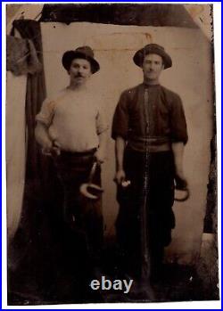 CIRCA 1870s 1/6TH PLATE TINTYPE OCCUPATINAL FARRIER HORSE SHOE MEN WILD WEST ERA