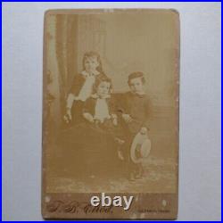 Columbus, Tx. Victorian Siblings Antique Photograph Cabinet Card, 1880's