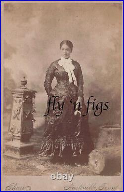 EARLY AFRICAN AMERICAN YOUNG WOMAN antique cabinet card photo 1876 NASHVILLE TN