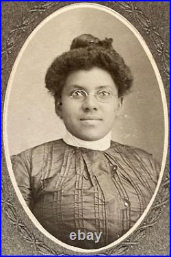 ORIGINAL BEAUTIFUL AFRICAN AMERICAN WOMAN from WHITE PLAINS NY 1890's PHOTO
