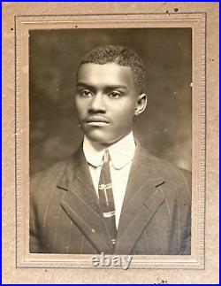 ORIGINAL SMARTLY DRESSED AFRICAN AMERICAN MAN wears LARGE DIAMOND PHOTO c1915
