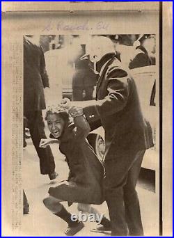 Original 1968 Civil Rights Press Photo Screaming Girl Removed by Police