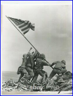 Photo vintage American Marines raising American flag Mount Suribachi, Iwo Jima