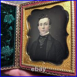 Sharp 1/6 Fashion Daguerreotype of Young Gentleman with Scarf Pin in full case