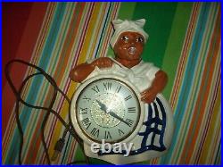 Vintage 1950s Black Americana Red Wing Kitchen Wall Clock Sessions Works Great