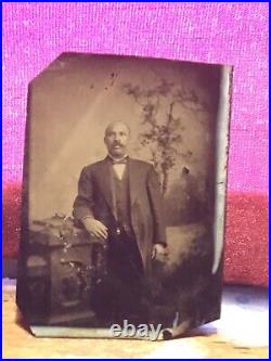 XXX RARE EARLY 1800's Tintype AFRICAN AMERICAN MAN HANDSOME WELL DRESSED photo
